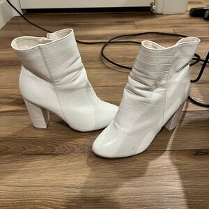 Pretty Little Thing Boots
